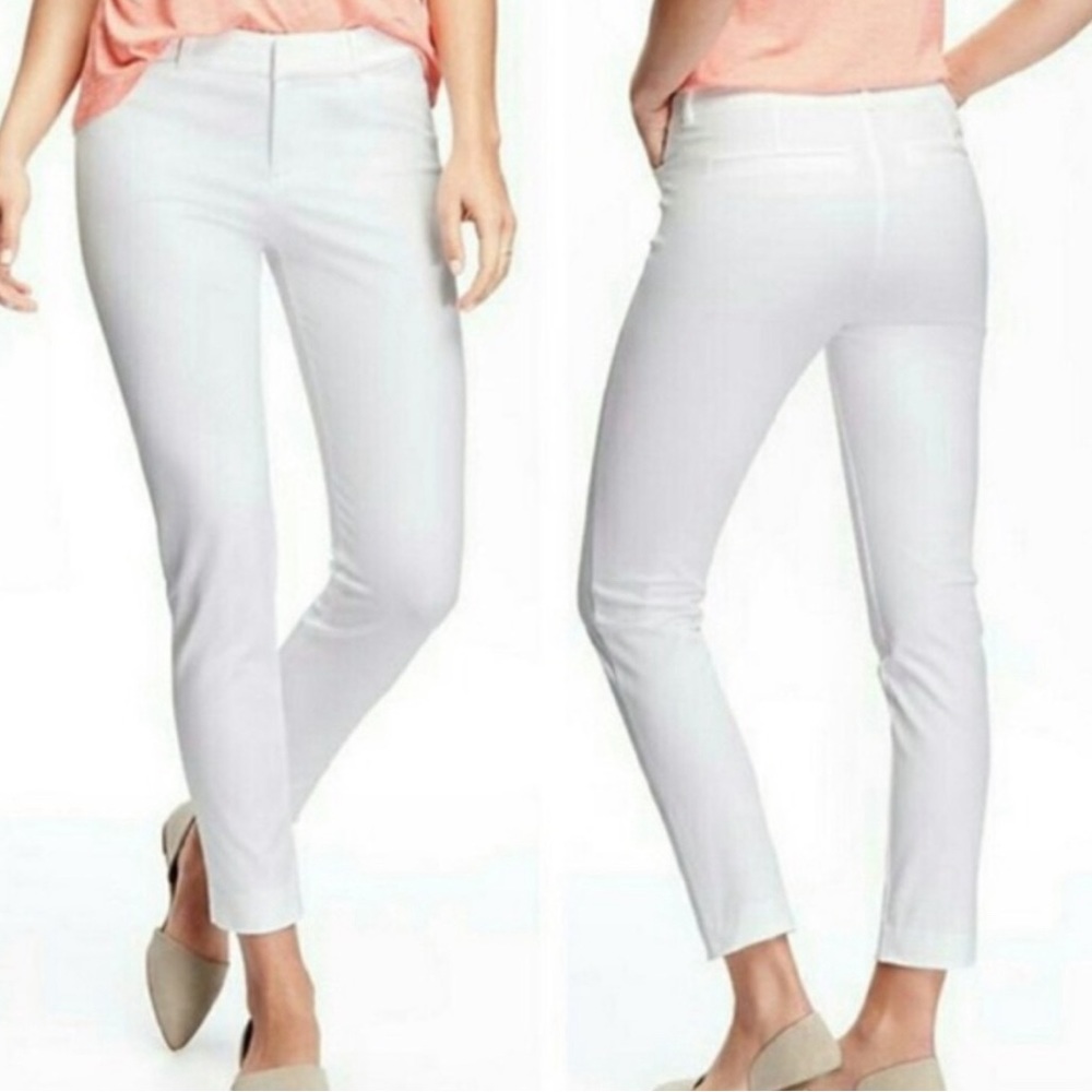 Women’s Old Navy Pixie Mid rise white ankle length pants, size 12, EUC
